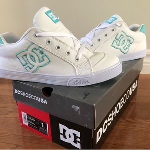 BNIB unworn DC white/turquoise colour block; size 7yth (measures 25.5 cm).